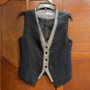 Excellent Style vest, size large